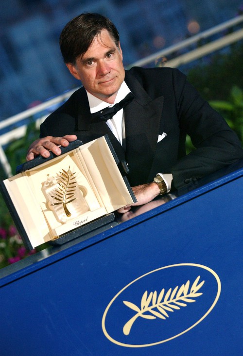 Director Gus Van Sant poses with his Golden Palm, for his movie, "Elephant," at the photocall of the winners following the closing ceremony of the 56th Cannes Film Festival in France on Sunday, May 25, 2003. photo courtesy of MCT CAMPUS